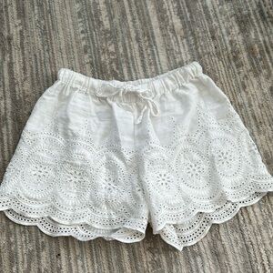 White OYSHO cloth shorts